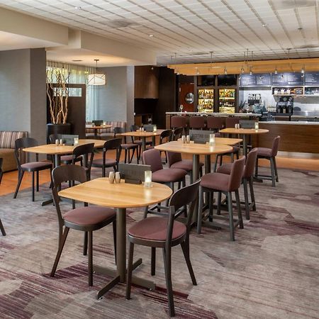 Courtyard By Marriott Portland Airport Hotel Ngoại thất bức ảnh