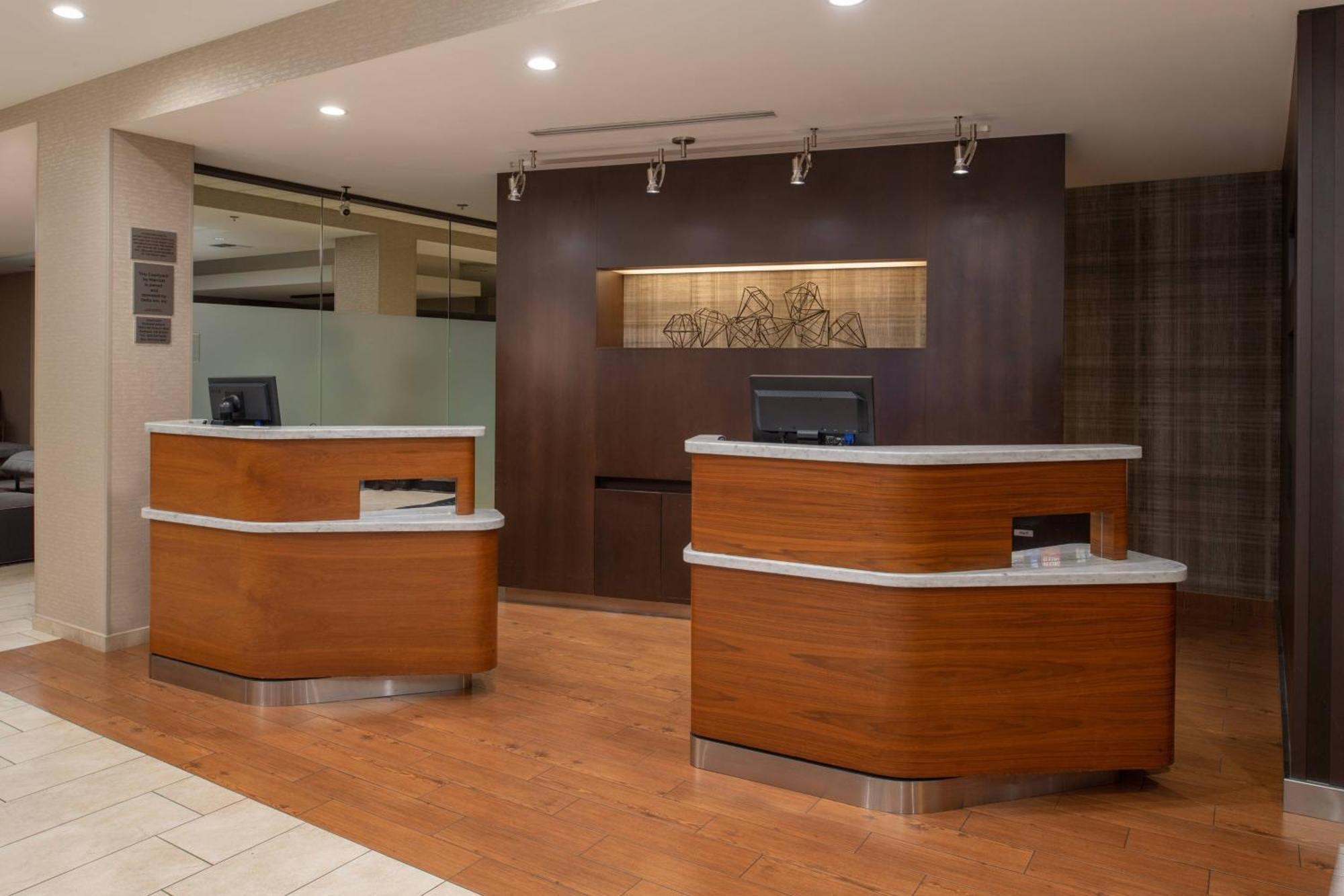 Courtyard By Marriott Portland Airport Hotel Ngoại thất bức ảnh