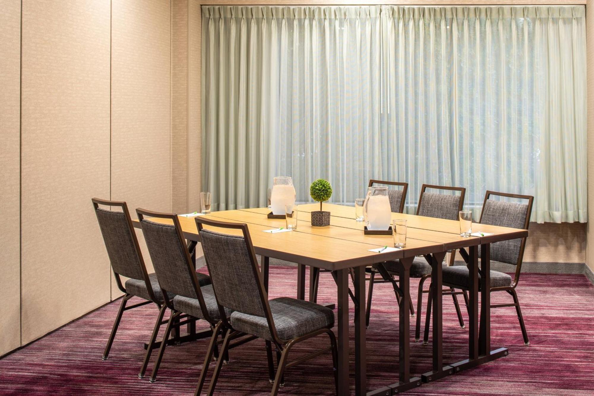 Courtyard By Marriott Portland Airport Hotel Ngoại thất bức ảnh