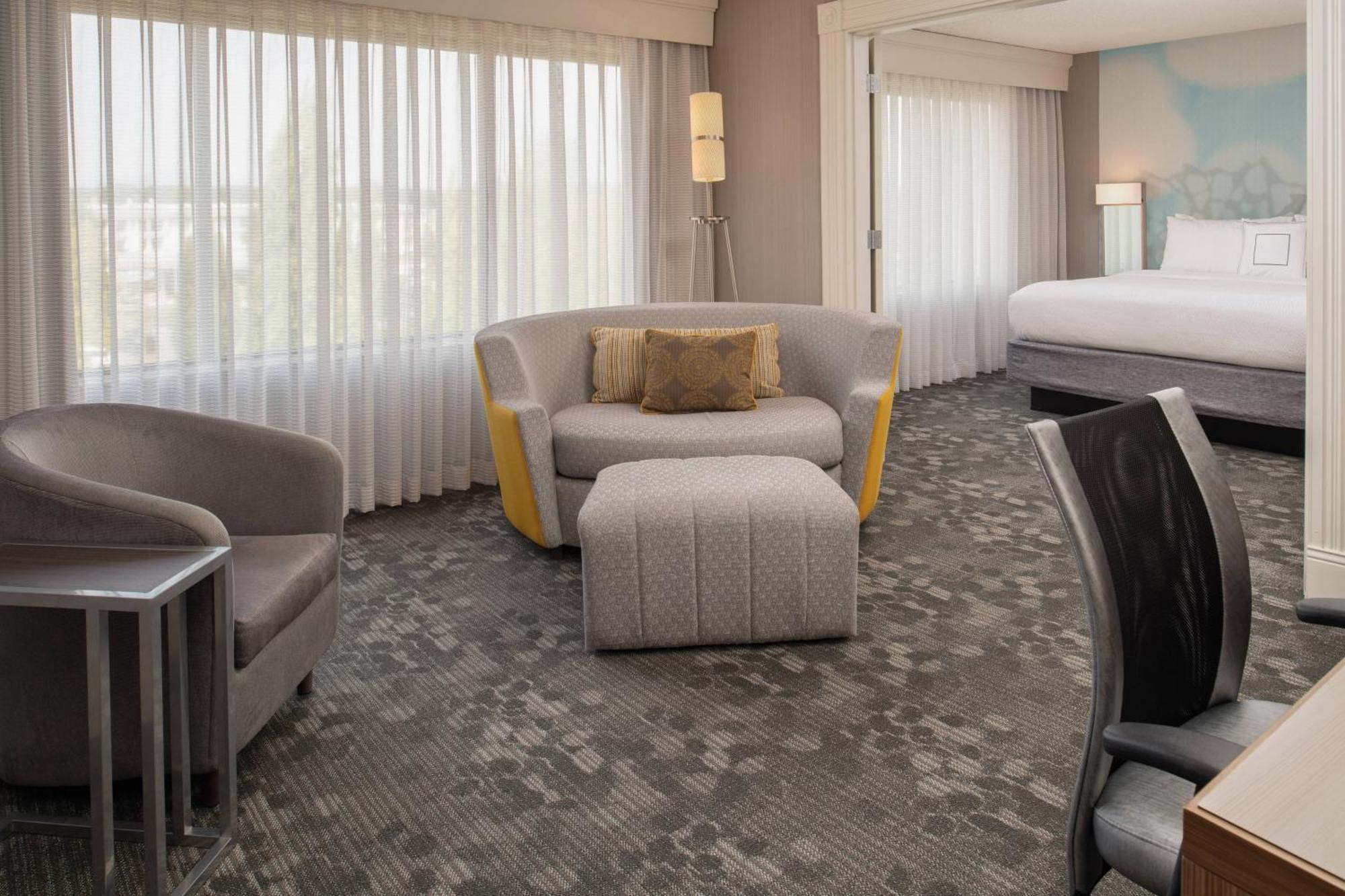 Courtyard By Marriott Portland Airport Hotel Ngoại thất bức ảnh