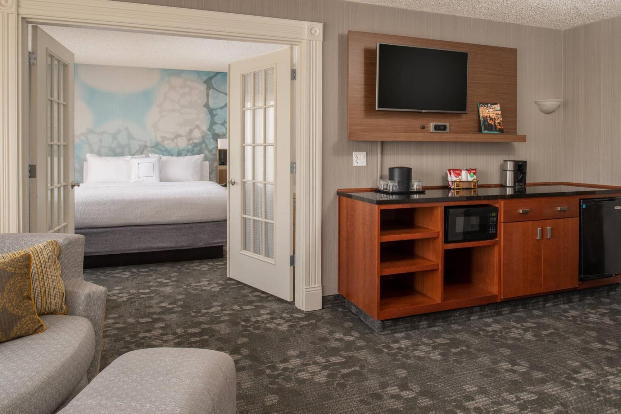 Courtyard By Marriott Portland Airport Hotel Ngoại thất bức ảnh