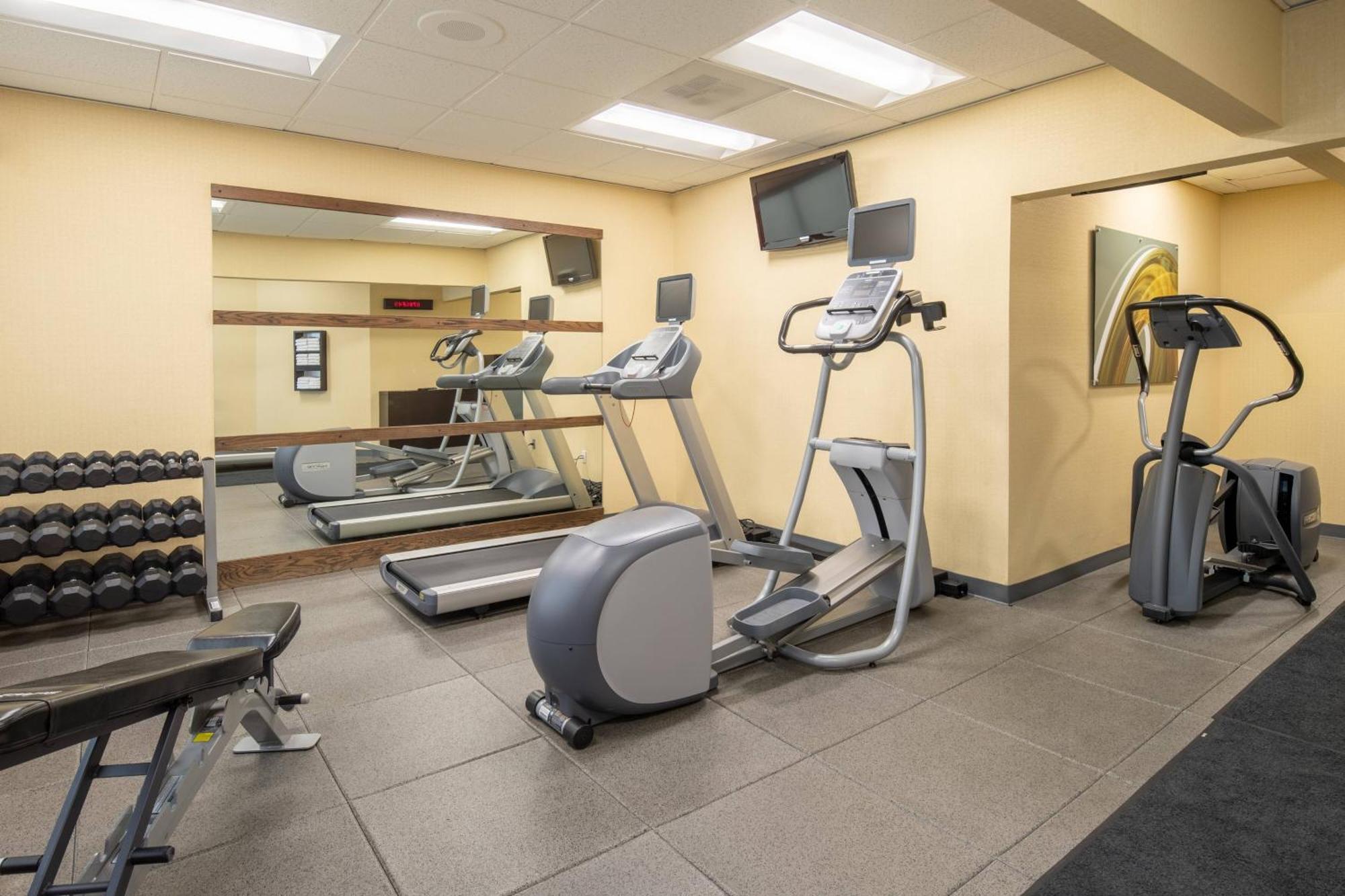 Courtyard By Marriott Portland Airport Hotel Ngoại thất bức ảnh