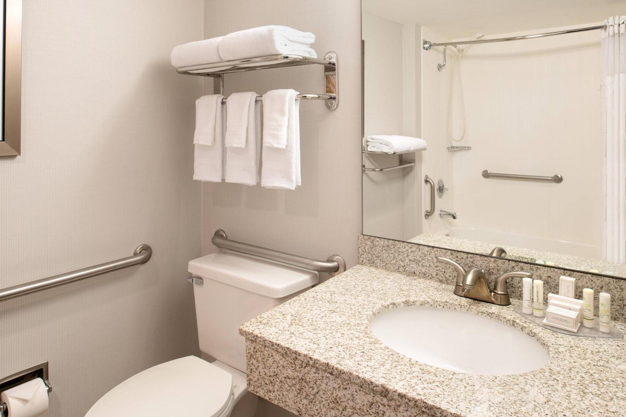 Courtyard By Marriott Portland Airport Hotel Ngoại thất bức ảnh