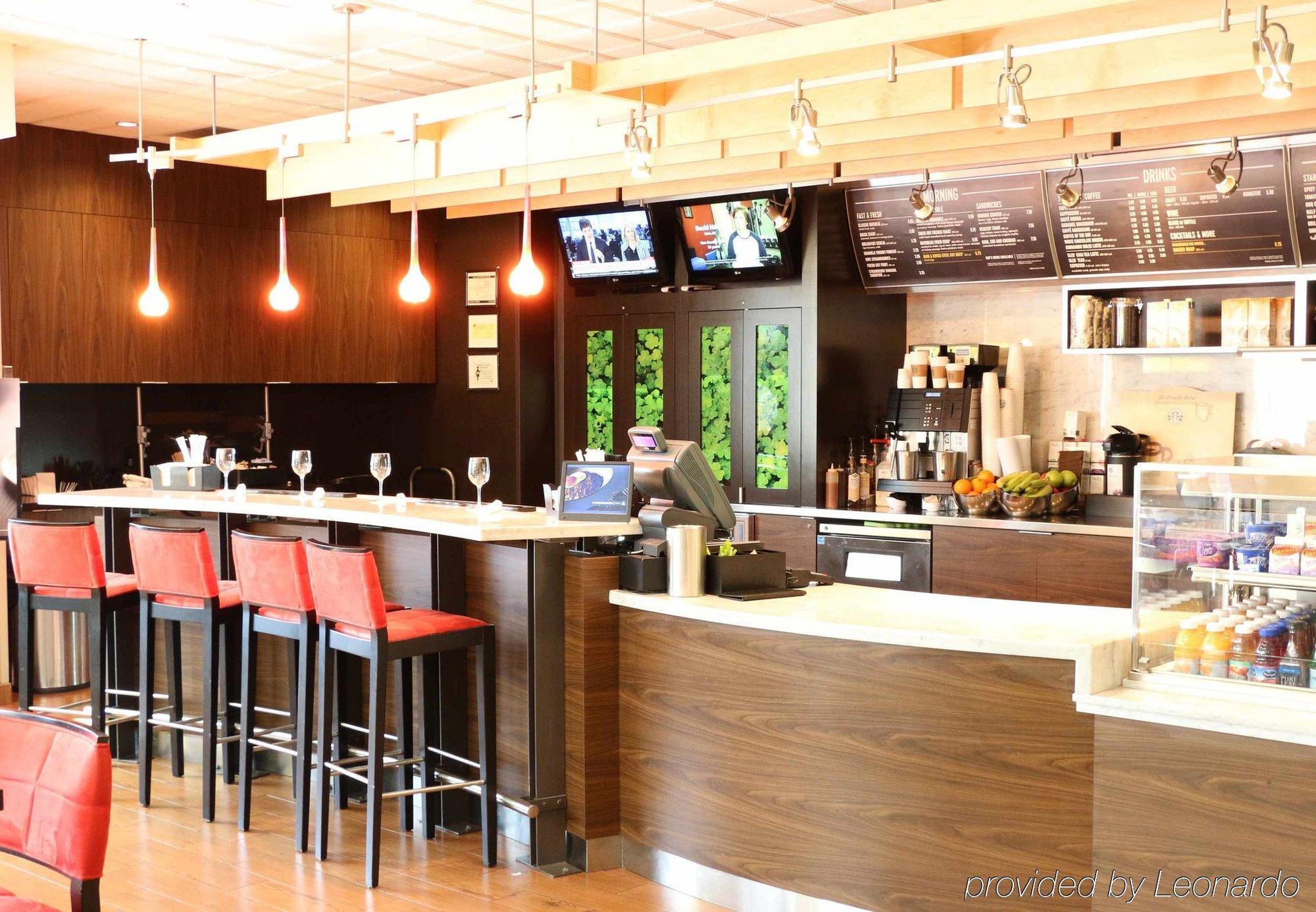 Courtyard By Marriott Portland Airport Hotel Ngoại thất bức ảnh
