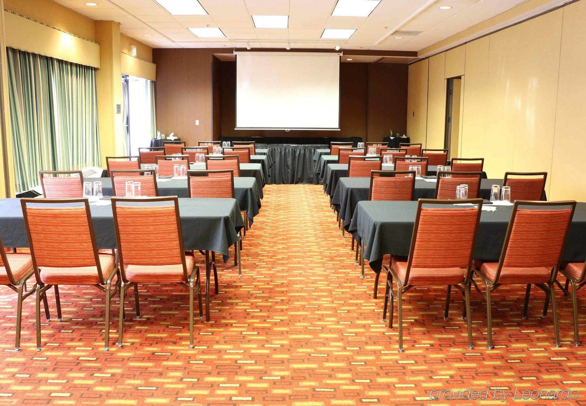 Courtyard By Marriott Portland Airport Hotel Ngoại thất bức ảnh