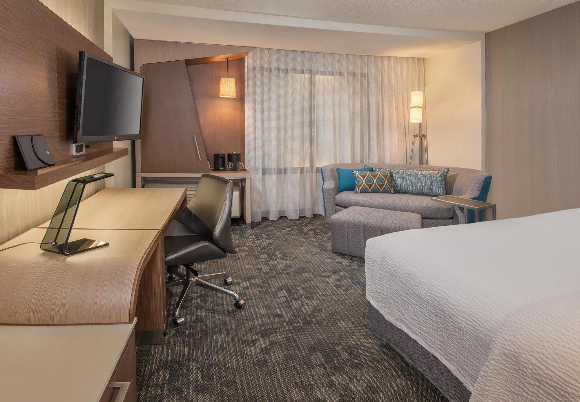 Courtyard By Marriott Portland Airport Hotel Ngoại thất bức ảnh