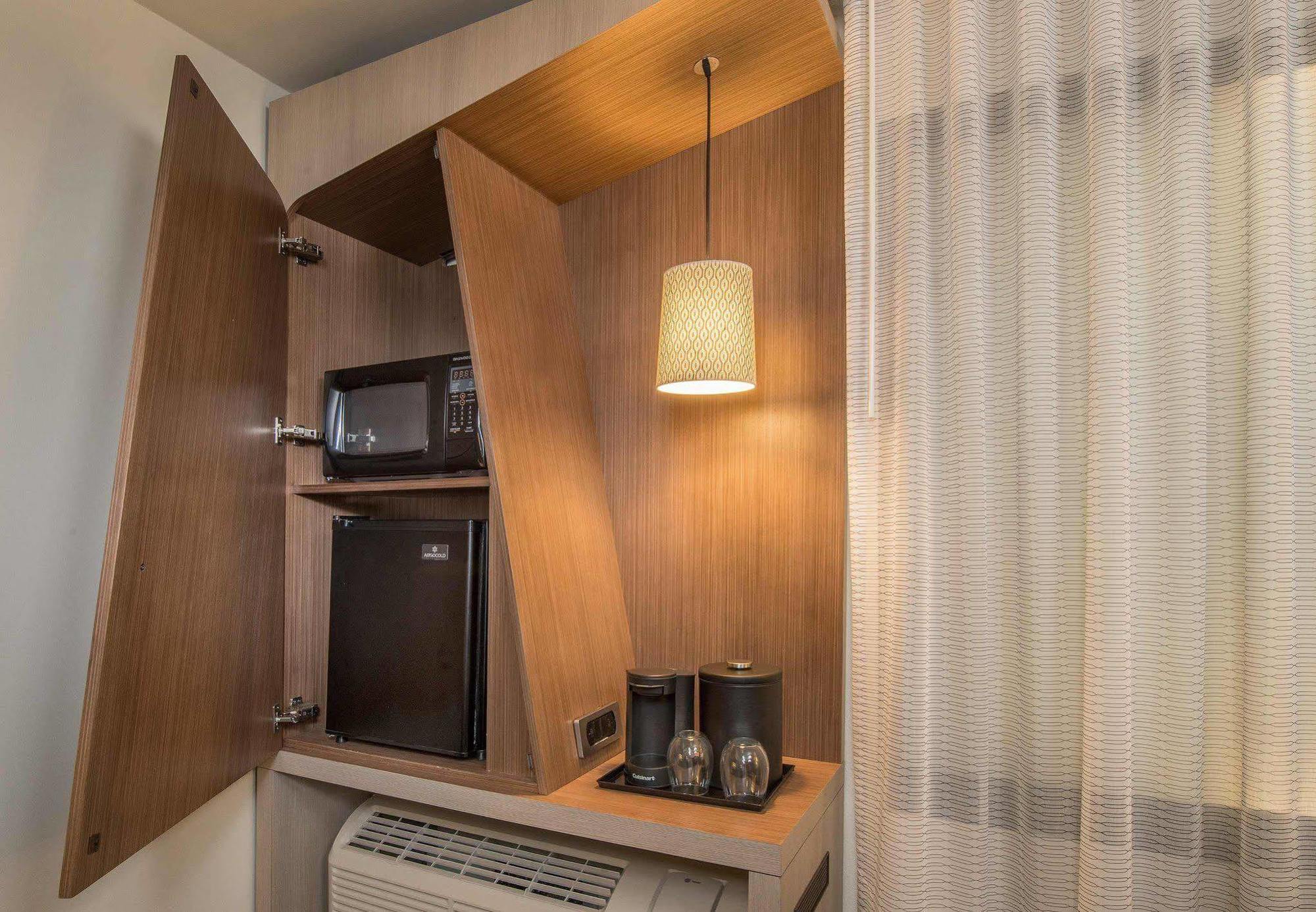 Courtyard By Marriott Portland Airport Hotel Ngoại thất bức ảnh
