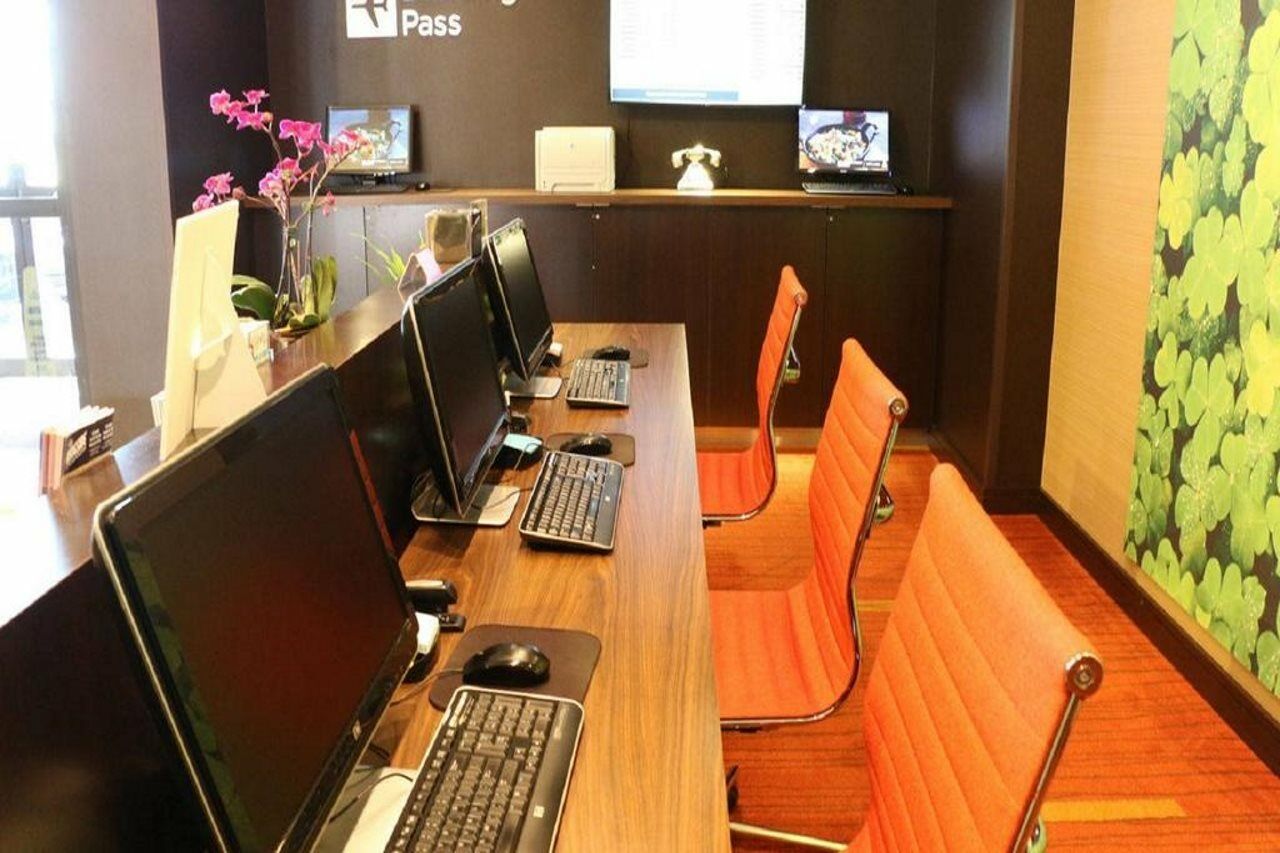 Courtyard By Marriott Portland Airport Hotel Ngoại thất bức ảnh