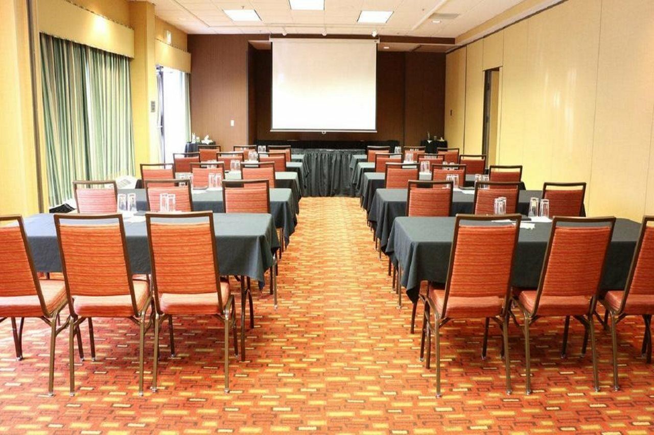 Courtyard By Marriott Portland Airport Hotel Ngoại thất bức ảnh