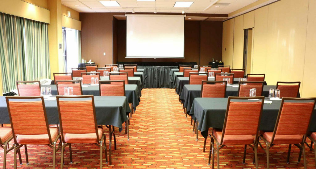 Courtyard By Marriott Portland Airport Hotel Ngoại thất bức ảnh